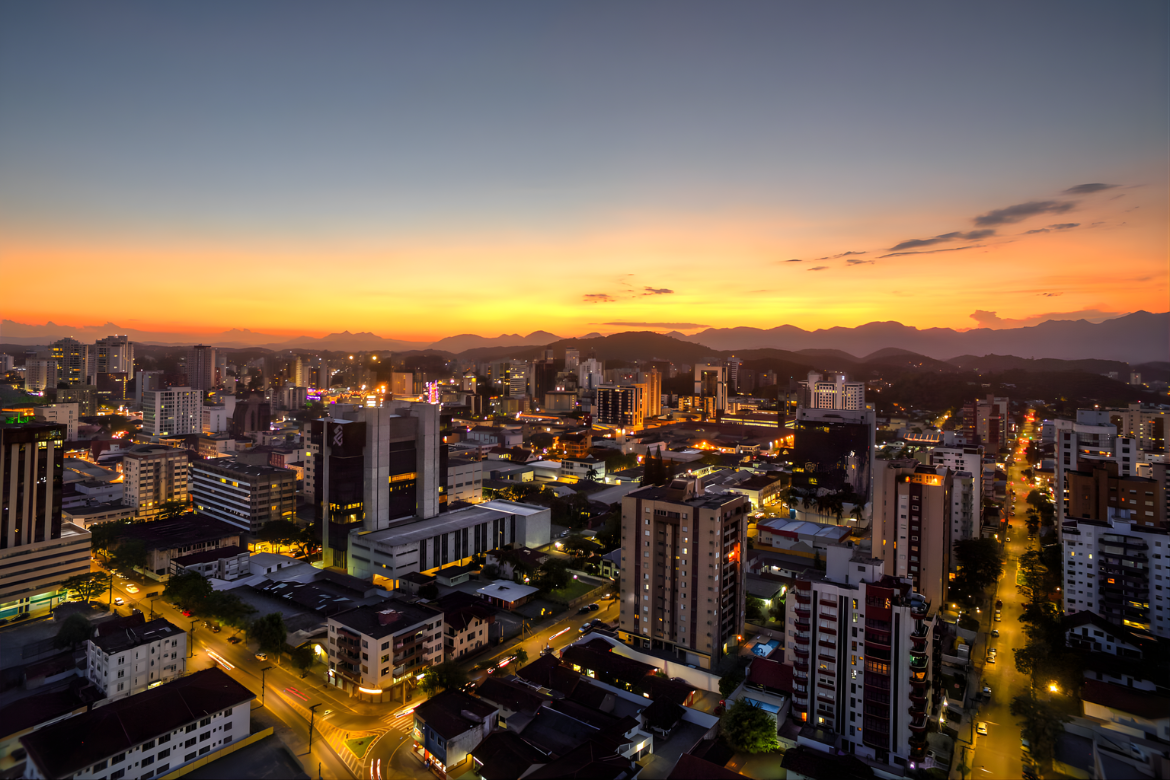 Mercado imobiliário de Joinville aquecido em 2025 com novos lançamentos.